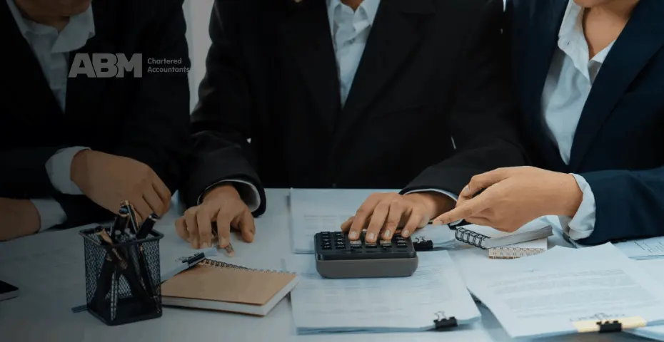 How Solicitors Accountants Can Help You Stay Compliant with UK Legal Regulations